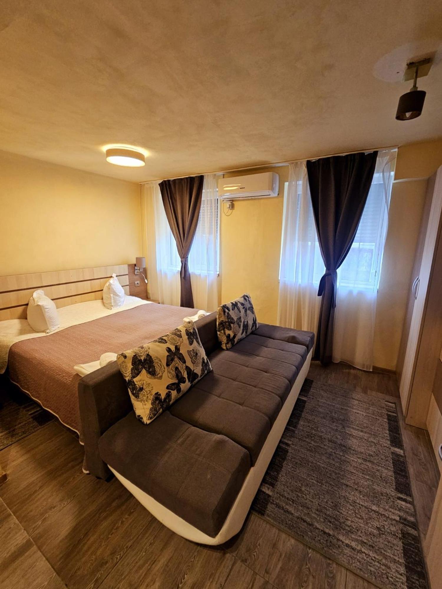Cazare Apartamente Iris Baile Felix Bagian luar foto